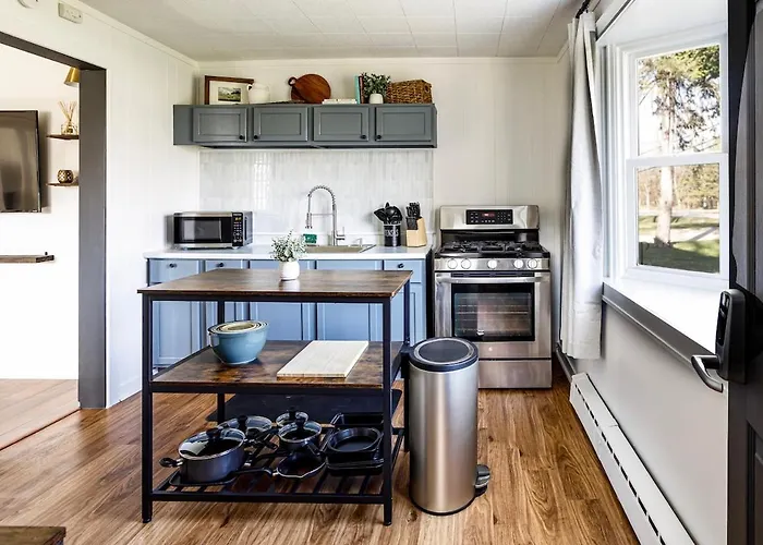 Apartment Laundry Room, Near Hwy, Parking Next To Entrance