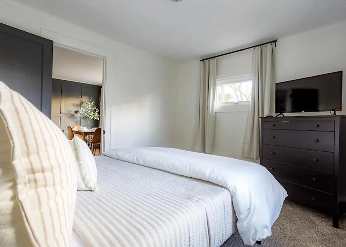 Laundry Room, Near Hwy, Parking Next To Entrance Apartment