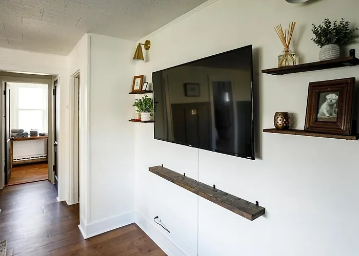 Apartment Laundry Room, Near Hwy, Parking Next To Entrance